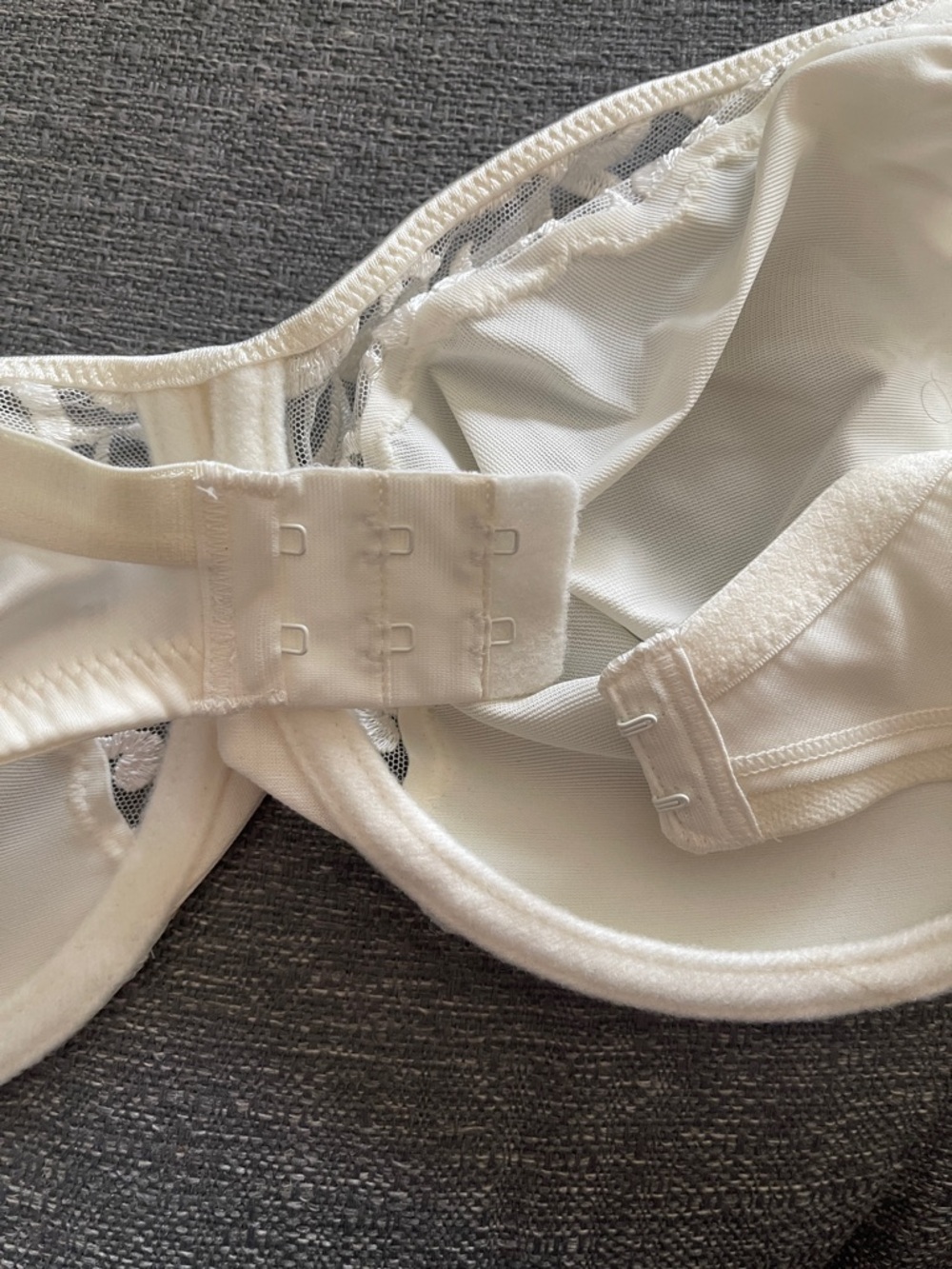 Lilyette Cream Lace-Front Underwire Bra - Picture 3 of 5